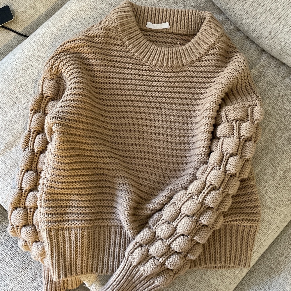 SOLD- Tan bubble sleeve sweater